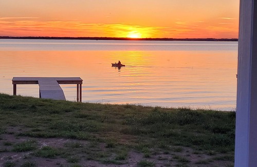 Kerens Casa | Gorgeous Tiny Home in Peninsula Point Richland Chambers Lake -- Lake Life