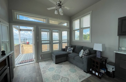Kerens Casa | Gorgeous Tiny Home in Peninsula Point Richland Chambers Lake -- Lake Life