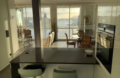 Toulon Apartamento | Gorgeous! Toulon Facing Sea-Port
