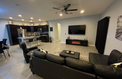 Kingman Casa | Gorgeous Townhome Near KRMC Hospital in the Heart of Kingman