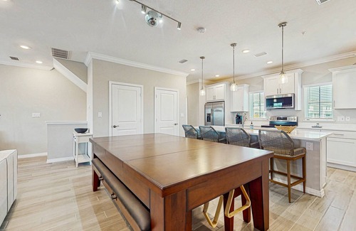 Ono Island Casa | Gorgeous townhouse, plenty of space, lots of games, shared pool, close to beach