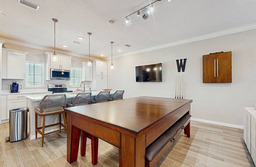 Ono Island Casa | Gorgeous townhouse, plenty of space, lots of games, shared pool, close to beach