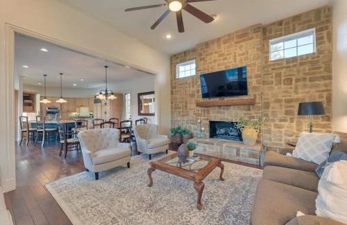 Mesquite Casa | Gorgeous Vacation Home w Private Pool