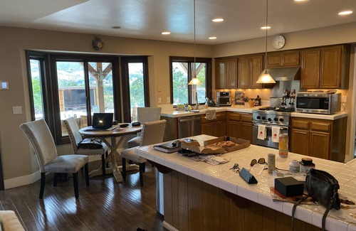 Agoura Hills Casa | Gorgeous view home with spool/jacuzzi~ VIEWS~ Private~ BBQ delight