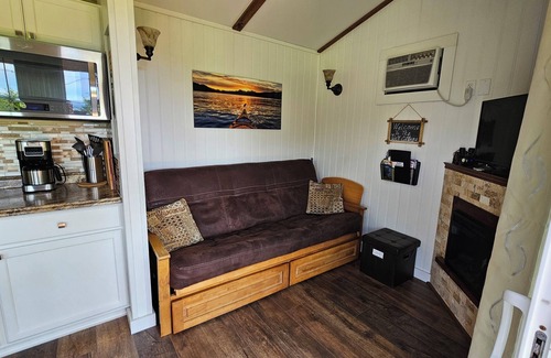 Stevenson Cabaña | Gorgeous view Secluded Tiny Cottage, Previously only found on A-bnb