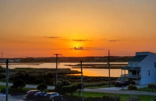 Sneads Ferry Apartamento | Gorgeous views, Oceanfront, Pool,The Driftwood!