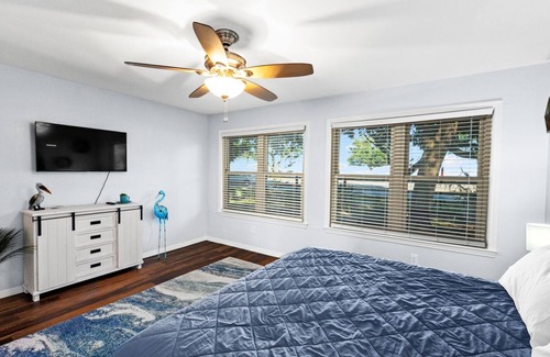 East Pensacola Heights Casa | Gorgeous Water View! Quiet 3BR/2B Townhome