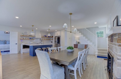 Huron Casa | Gorgeous Waterfront Retreat - 4bdrms/3.5bths