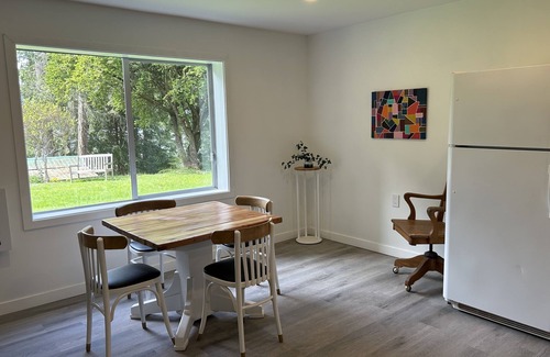 Mayne Island Casa | Gorgeous waterfront vacation rental suite with stunning views.
