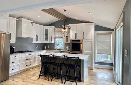 Loyalist Casa | Gorgeous Waterfront home with sweeping views of a beautiful bay.