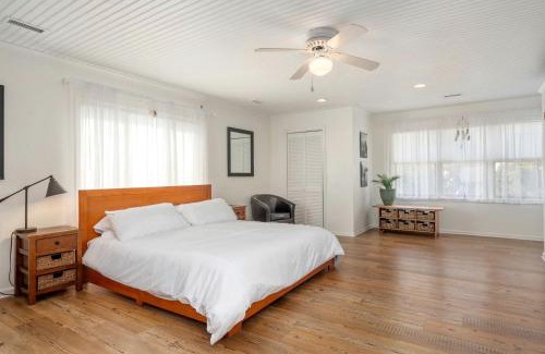 Brigands' Bay Casa | Gorgeous Waterfront Vacation Rental for an Unforgettable Family Getaway in Frisco, North Carolina