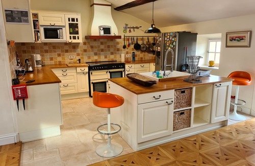 Cessenon-sur-Orb Casa | Gorgeous winemaker's house with stunning roof terrace