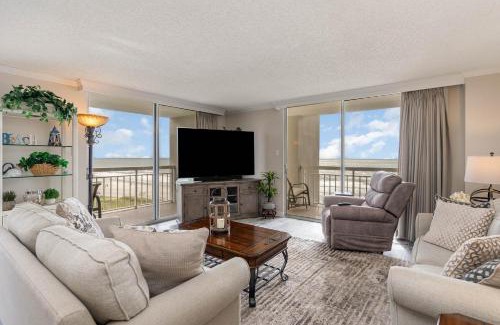 Arcadian Shores Apartamento | Gorgeously remodeled 2 bedroom ocean front unit - 509 South Hampton condo