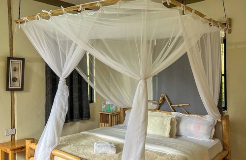 Bwindi Cabina | Gorilla Bluff Lodge
