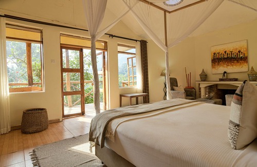 Bwindi Cabina | Gorilla Safari Lodge