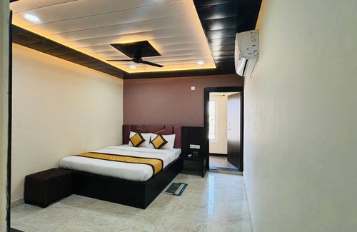 Sarnath Hotel | Goroomgo Hotel Imperial Varanasi
