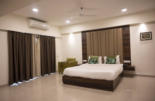 Kolkata Hotel | Goroomgo Indeedcare Hotel & Resorts