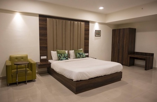 Kolkata Hotel | Goroomgo Indeedcare Hotel & Resorts