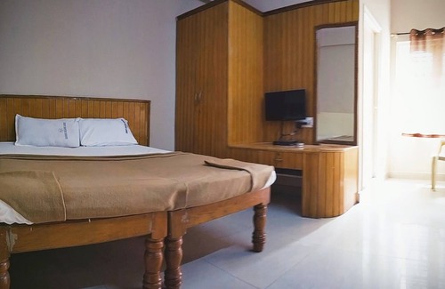 Yeshwanthpur Hotel | Goroomgo Kaveri Deluxe Lodge Bengaluru