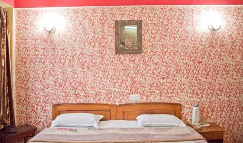 Darjeeling Hotel | Goroomgo Shambhu Mall Road Darjeeling