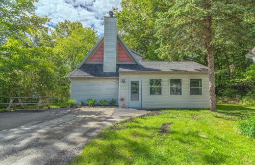 Saugatuck Casa | Goshorn 18 - Located in Goshorn Lake Resort - Shared pool - Lake access