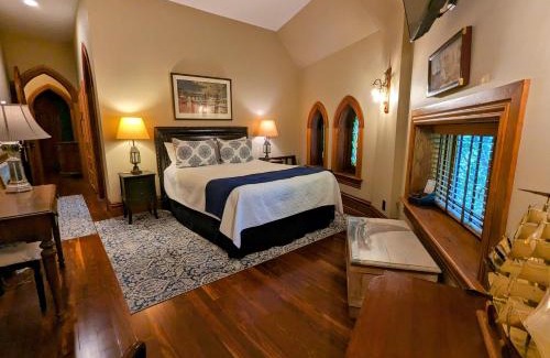 Clifton Heights Cama Y Desayuno | Gothic Heights Inn