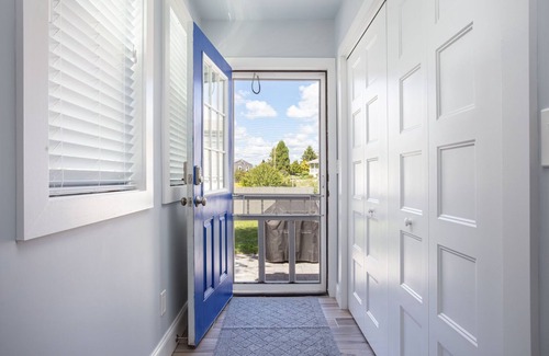 Narragansett Casa | Gourmet Kitchen, Air Conditioning, Walk to Beach