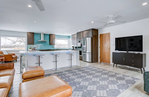 Wichita Casa | Gourmet Kitchen-Private Pool & Spa-Games-Steps to Golf Course-Parks & Museums