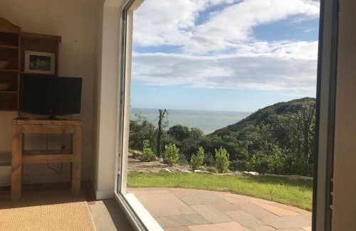 Crynant Apartamento | Gower cottage for 2-4 with sea views near sandy beach