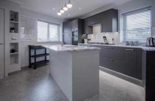 Saundersfoot Casa | Gower View - 4 Bedroom Luxurious Holiday Home - Saundersfoot
