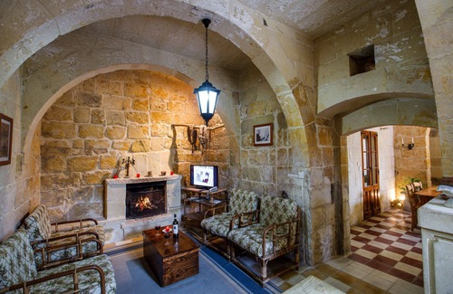 Kercem Otro | Gozo, casa de campo adosada con terrazas soleadas y acceso gratuito a internet.