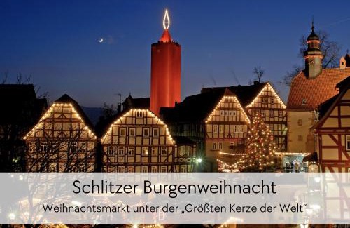 Schlitz Apartamento | GRÄFIN AMALIA - Apartment in der historischen Hinterburg Schlitz - 2 Schlafzimmer - mit Aufzug, Parkplatz, E-Ladestation & Garten - nahe Fulda und Bad Hersfeld