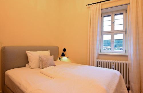 Schlitz Apartamento | GRÄFIN AMALIA - Elegantes Apartment in der historischen Hinterburg in Schlitz, 2 Schlafzimmer, mit Garten, nahe Fulda und Bad Hersfeld
