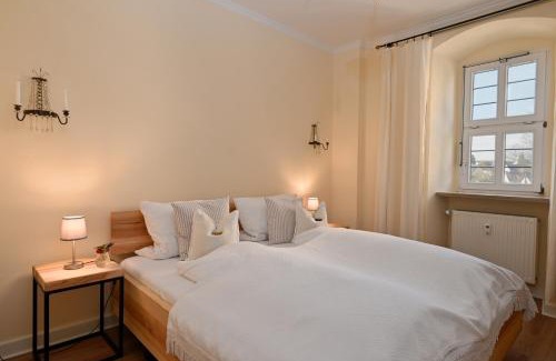 Schlitz Apartamento | GRÄFIN MARTHA MARIA - Design-Apartment in der historischen Hinterburg Schlitz - mit Aufzug, Parkplatz & Garten - nahe Fulda und Bad Hersfeld