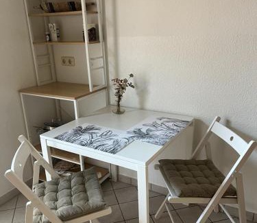 Erfurt Old Town Apartamento | Grünspecht am Klein Venedig, zentral mit Balkon, Arbeitsplatz, Küche, Badewanne etc