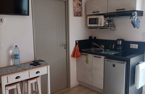 Hillion Apartamento | GR34, STUDIO "ESTRELLA", COSY LITTLE COCOON