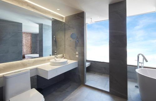 Nana Hotel | Grace At Five by Grace Hotel Bangkok