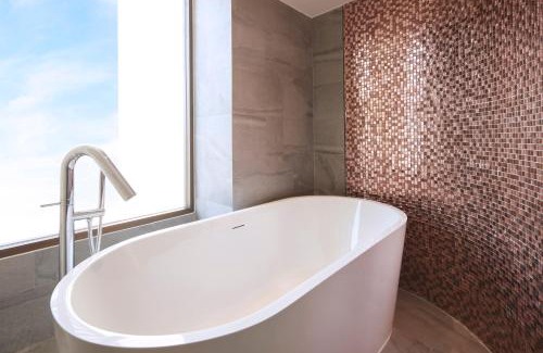 Nana Hotel | Grace At Five by Grace Hotel Bangkok