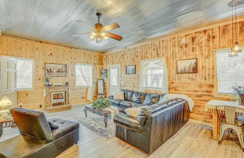 Rucker Casa | Grace Place Clark House on Farm Shared Hot Tub!