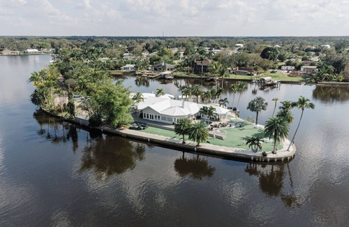 Fort Myers Shores Casa | Grace River Island Resort