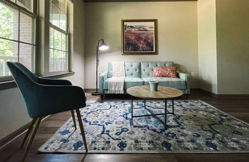 Ferndale Apartamento | Graceful 1BD/1BA w/Balcony + Gym - Little Rock