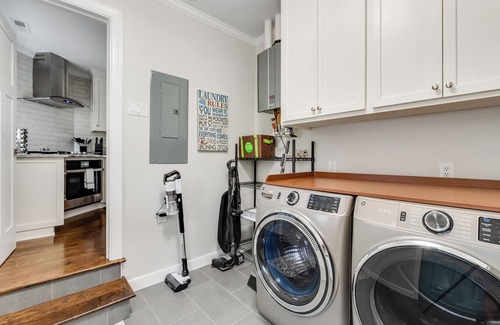 Richmond Casa | Gracious Lee at Willow Lawn | 3BR Prime Location