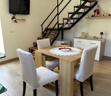 Nocera Superiore Apartamento | Gradevole studio in corte
