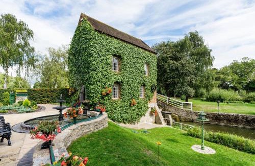 Broughton Hackett Casa | Grafton Mill