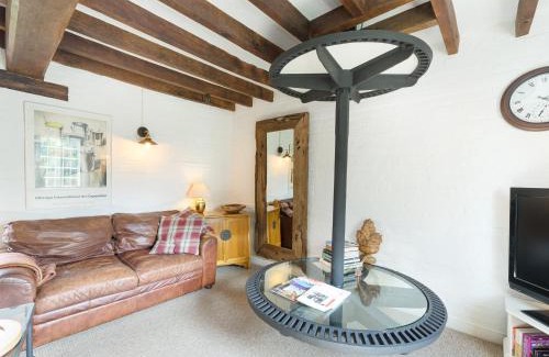 Broughton Hackett Casa | Grafton Mill