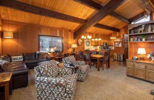 Lake Forest Casa | Grainger By Hauserman Rentals