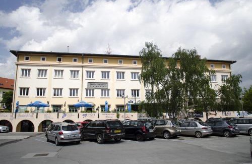 Radovljica Hotel | Grajski Dvor