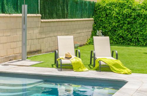 Adios Chalet De Esquí | Gran casa de campo con piscina a 15 km de Pamplona