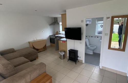Selsey Apartamento | Granada, 2 bedroom chalet with onsite pool and bar