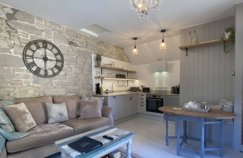 Holworth Cabaña | Granary Cottage - A perfect cosy couple's retreat